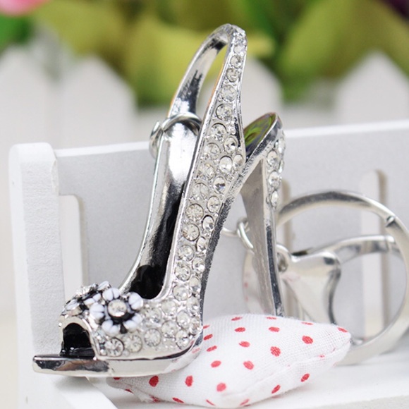 Black & Crystal High Heel Shoe on Silver Keychain - Picture 5 of 8